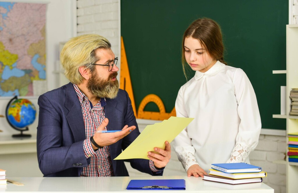 Co z nauczycielem kontraktowym po zmianach w przepisach?