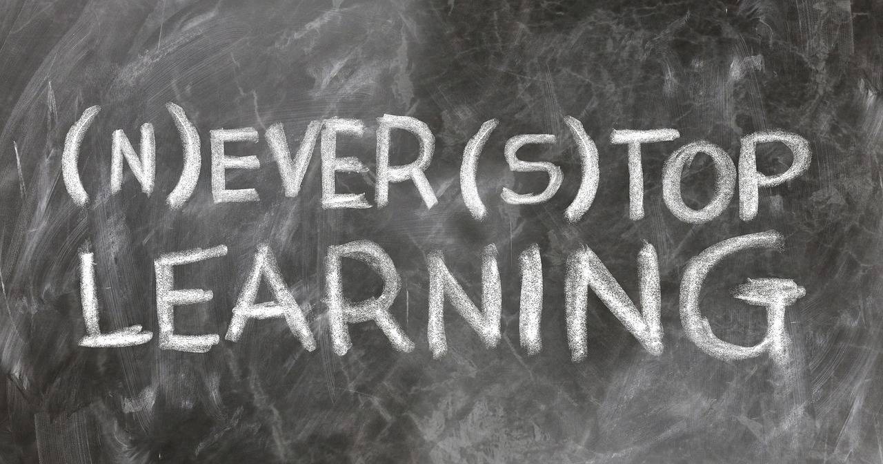 Ile trwa awans nauczyciela stażysty i od czego to zależy?